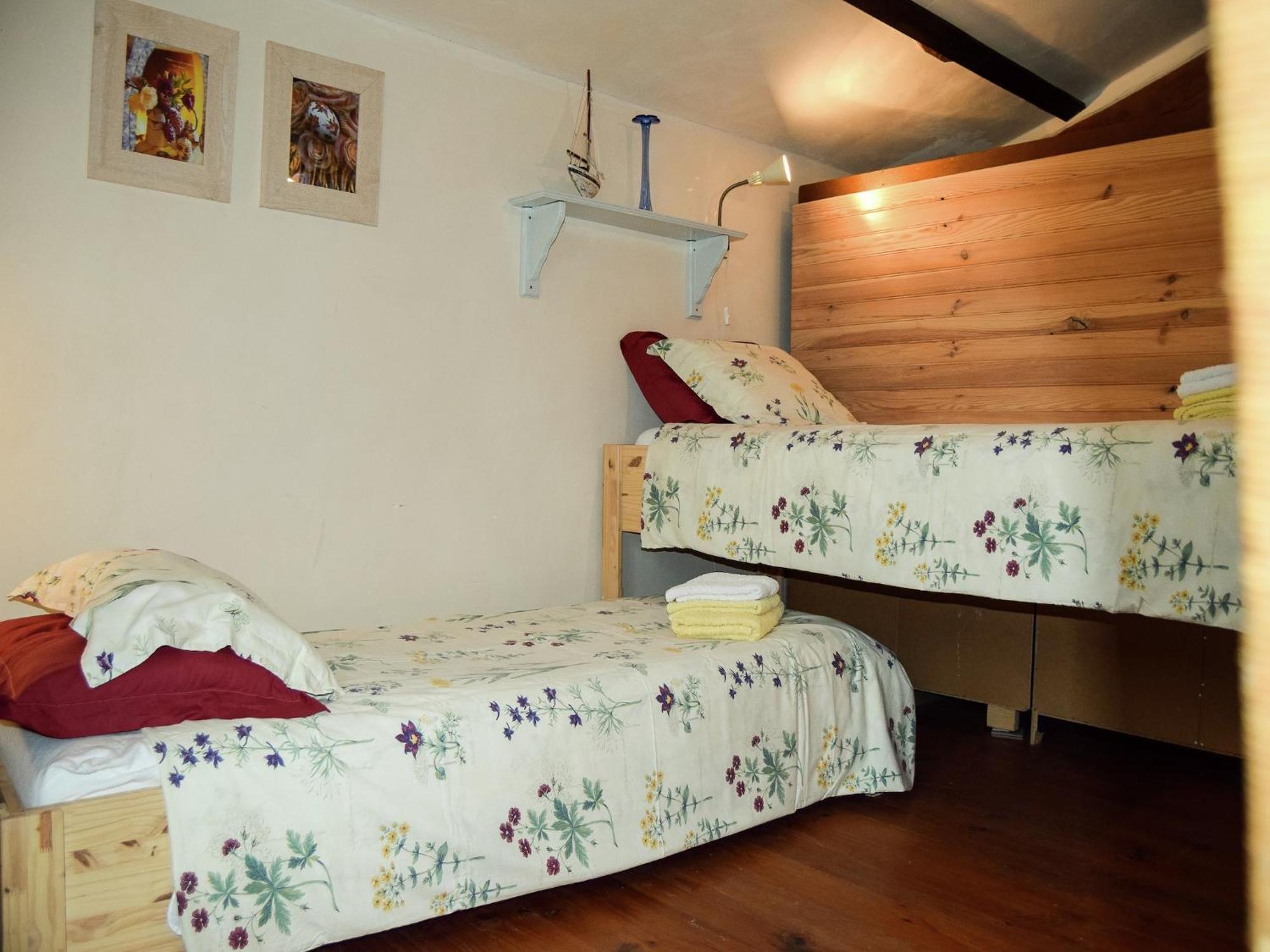 Snug Cottage In Saint Eutrope De Born With Pool Экстерьер фото